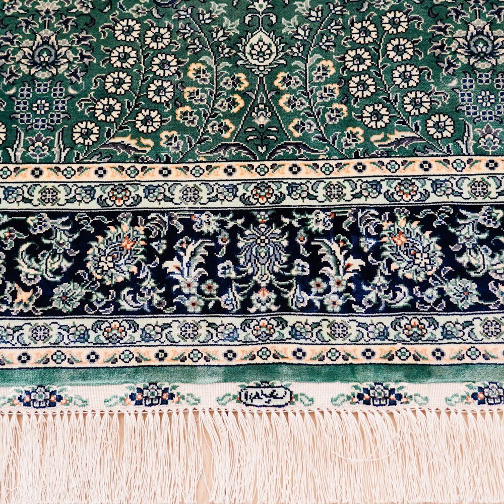 Emerald Green Silk Turkish Hereke Handmade Area Silk Rug 4x6ft - Image 7