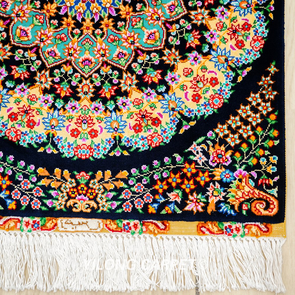 Persian Rug Medallion Design Oriental Hand Knotted Silk Rug 1.5x2ft - Image 5