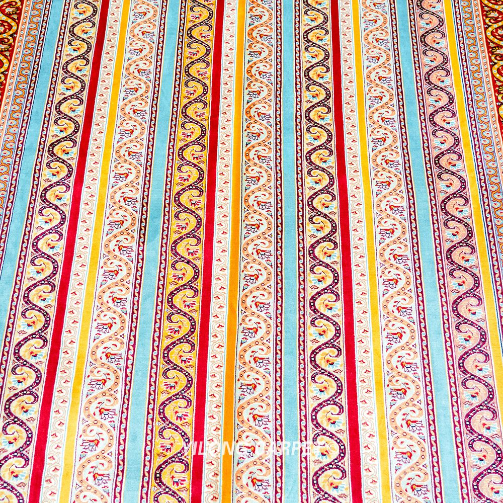 Oriental Persian Hand-Knotted Silk Rug as a Home Decor Piece 4x6ft - Image 4