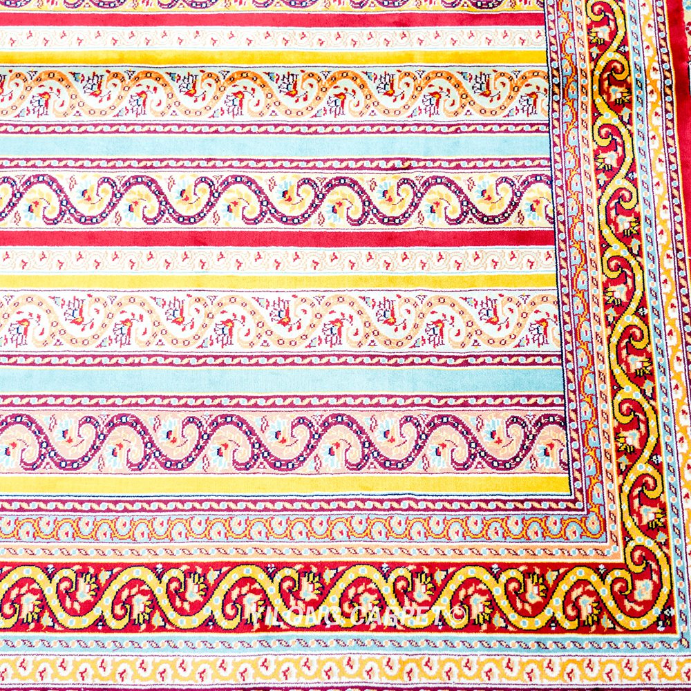 Oriental Persian Hand-Knotted Silk Rug as a Home Decor Piece 4x6ft - Image 7