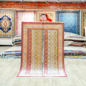 Oriental Persian Hand-Knotted Silk Rug as a Home Decor Piece 4x6ft