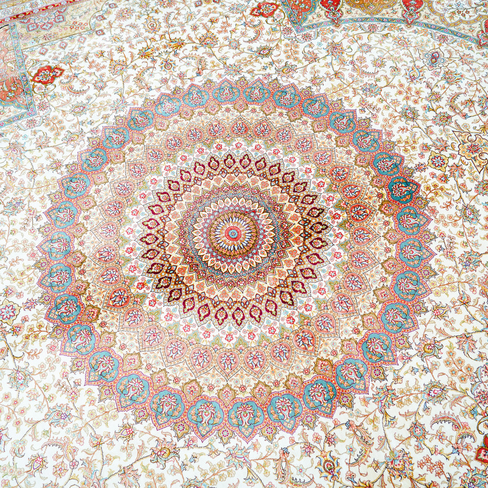 Ivory and Pink Floral Medallion Hand-Knotted Silk Rug 9x12ft - Image 4