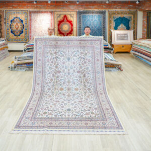 Ivory and Pastel Floral Medallion Hand-Knotted Silk Rug 6x9ft
