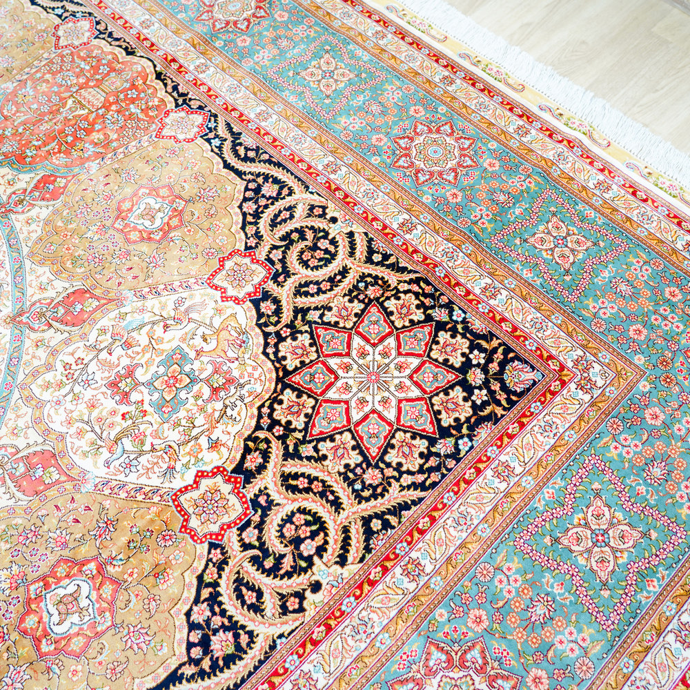 Ivory and Pink Floral Medallion Hand-Knotted Silk Rug 9x12ft - Image 7