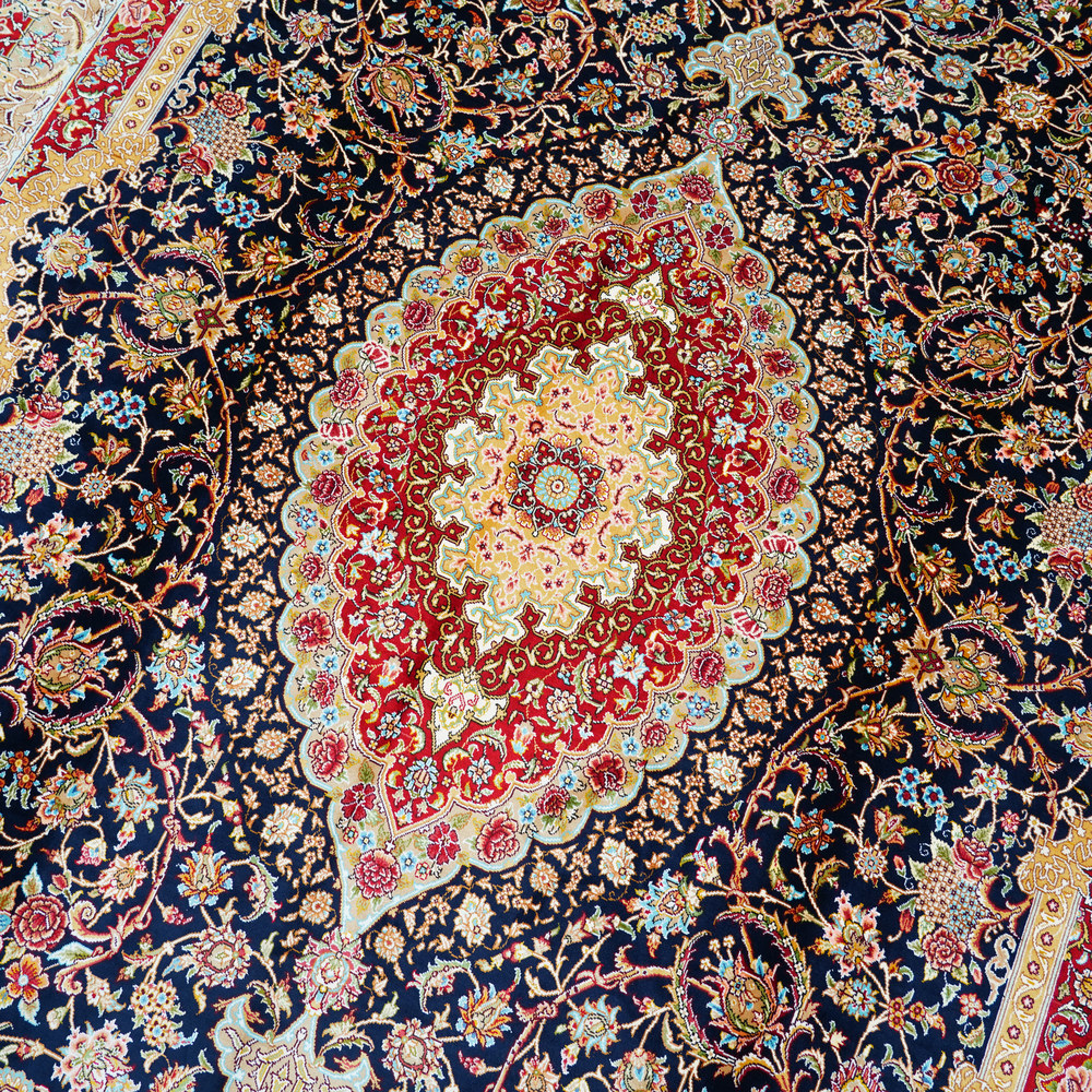 Black and Red Floral Medallion Hand-Knotted Silk Rug 6.56x9.84ft - Image 5