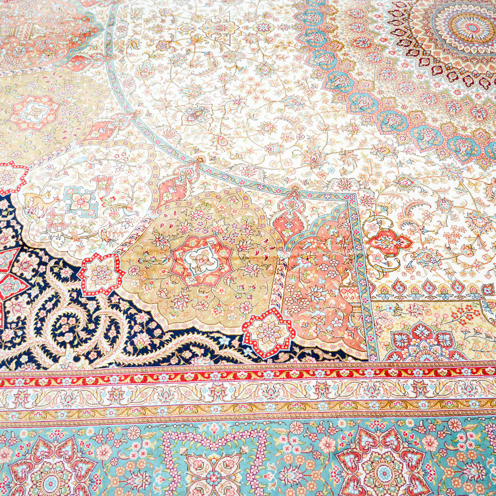 Ivory and Pink Floral Medallion Hand-Knotted Silk Rug 9x12ft - Image 5