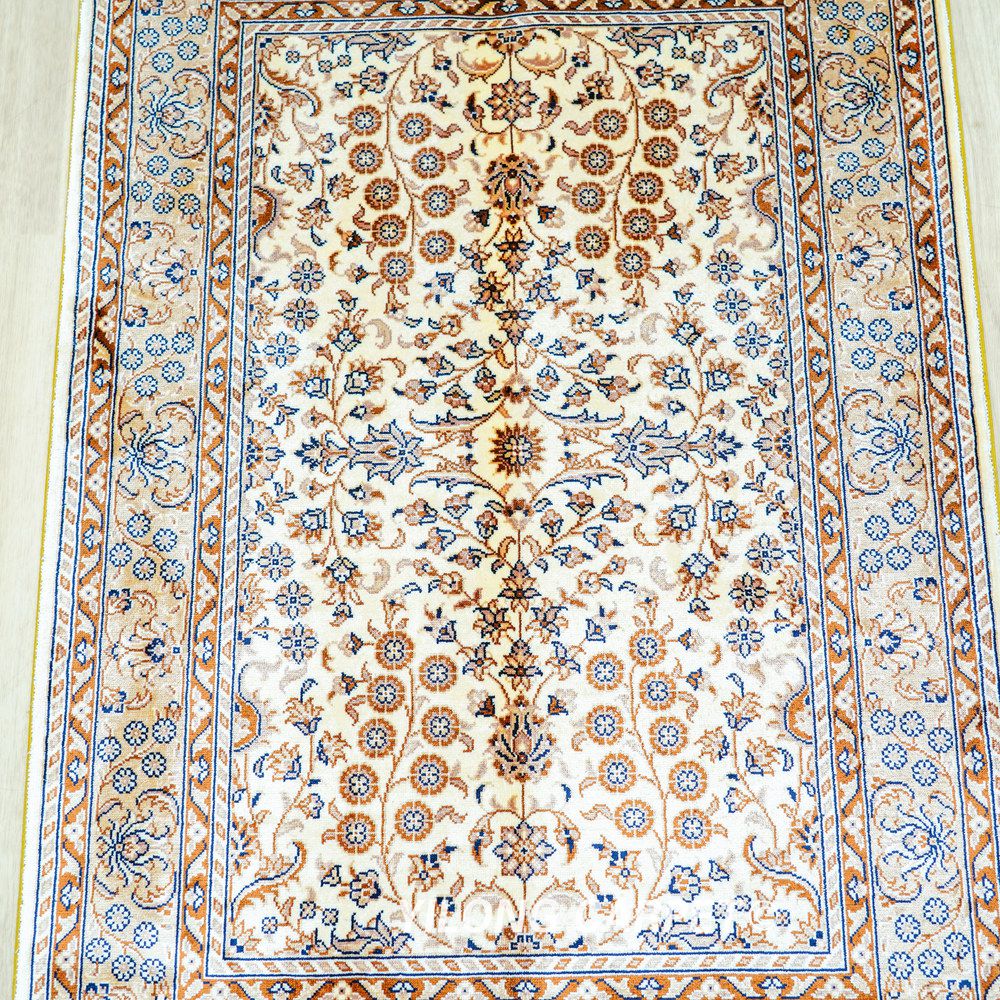 Ivory Floral Pattern Hand-Knotted Silk Rug 2x3 - Image 6