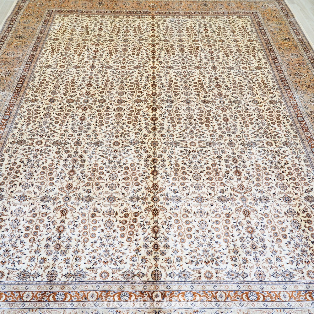 Beige, cream and gold Hand-Knotted Real Silk Rug 8 × 10 ft | CZN131A | Turkish Style | YILONG - Image 4
